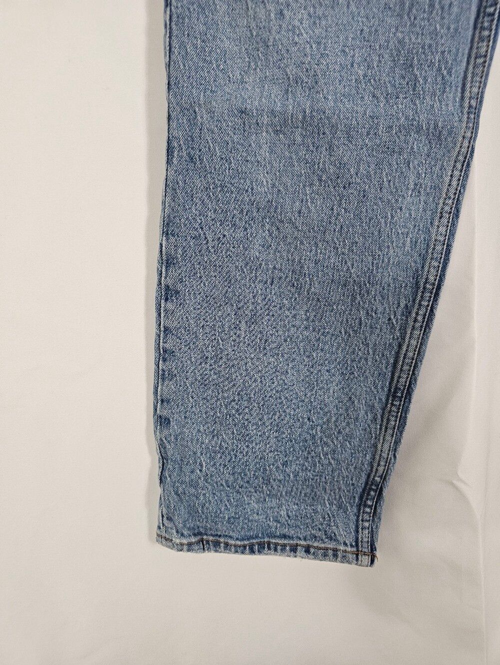 Abercrombie and Fitch The 90's Straight Ultra High Rise Jeans in Medium Wash - Picture 6 of 8